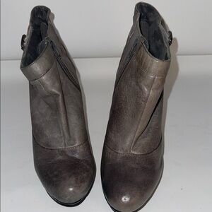 Steve Madden grey platform heel boots booties size 8.5